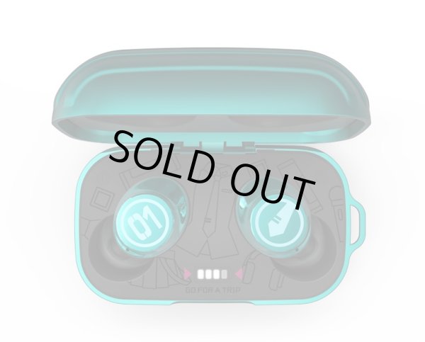 初音ミク完全ワイヤレスイヤホンGo for a trip