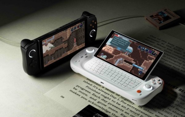 画像1: Windows携帯ゲーム機「AYANEO SLIDE」64+4TB特急価格 (1)