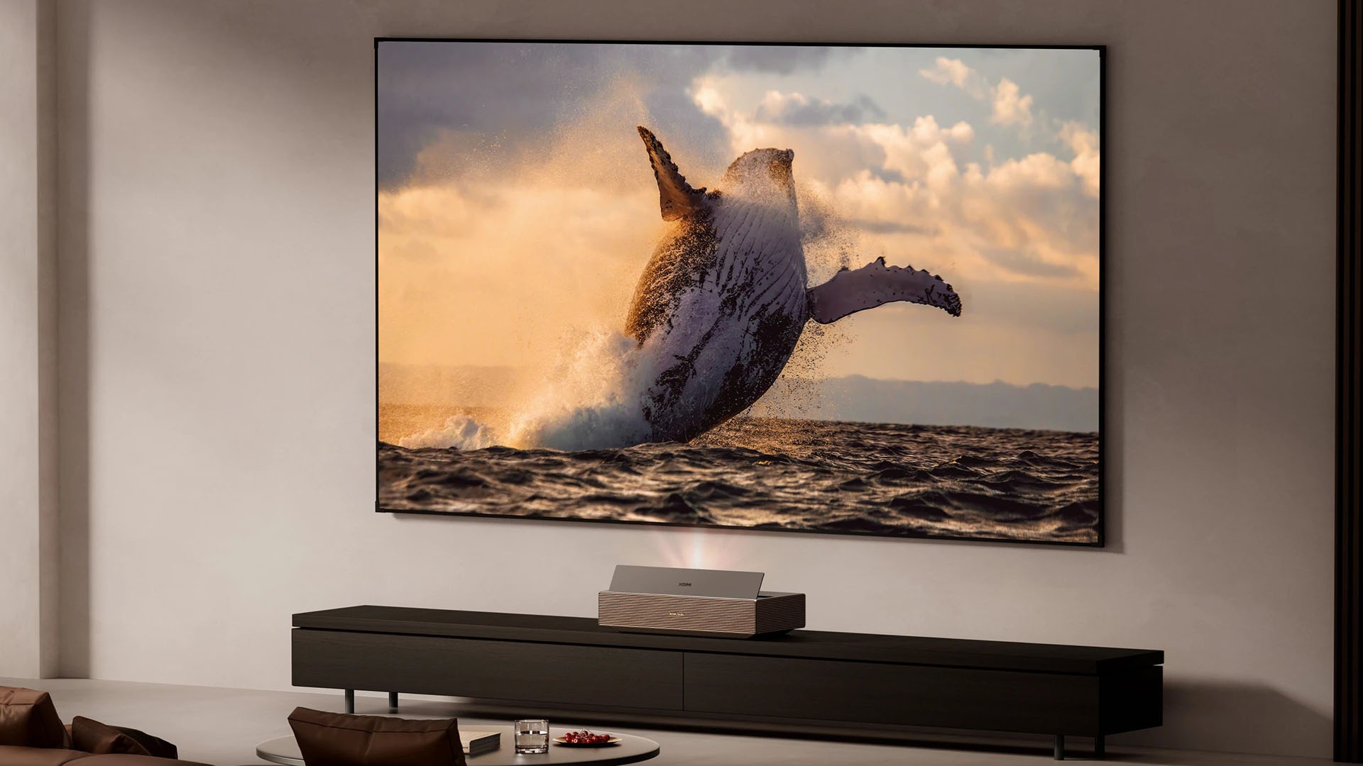 27億円を達成した世界初4K 120Hz対応の超短焦点プロジェクタ「XGIMI AURA 3 Max/XGIMI AURA 3 Pro」の取り扱いを開始