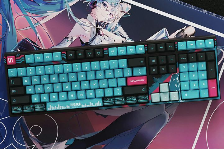 人気商品】 初音ミク 公式 メカニカルキーボード ゲーミング LED点灯